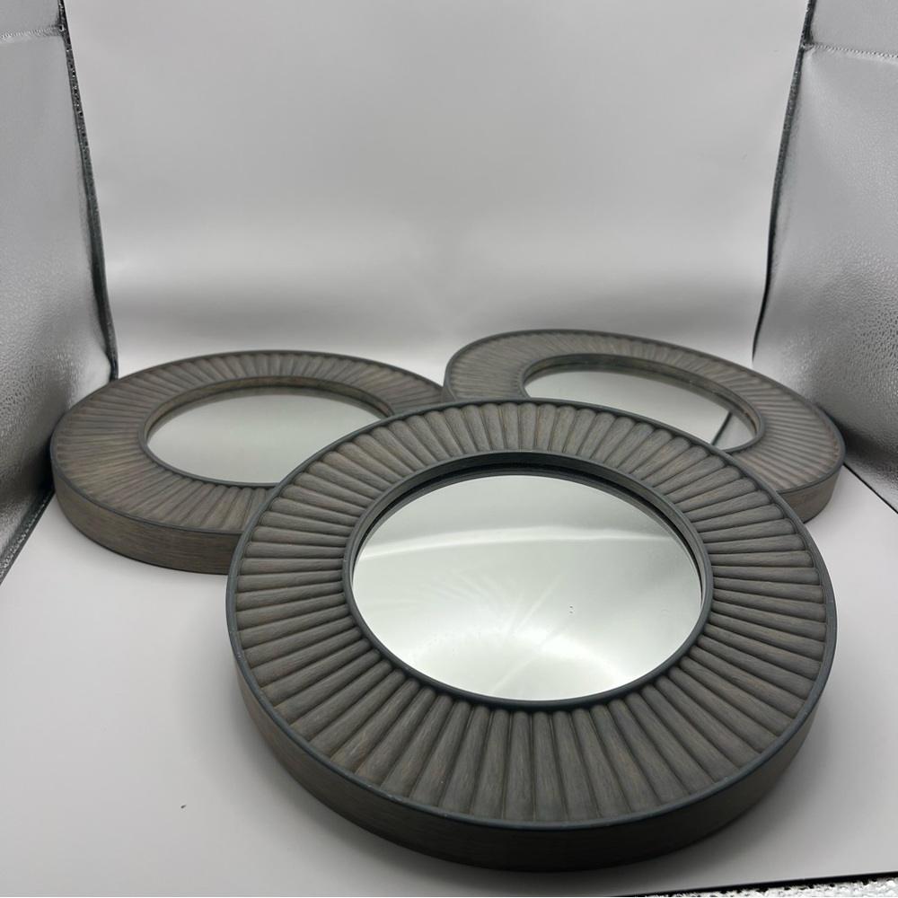 Elegant Gray Wall Decor Mirror Set